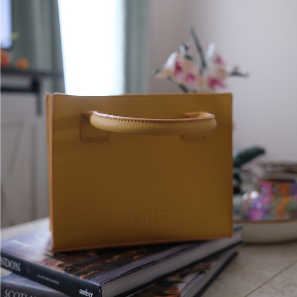 Yellow Handbag - Picture 2 of 4